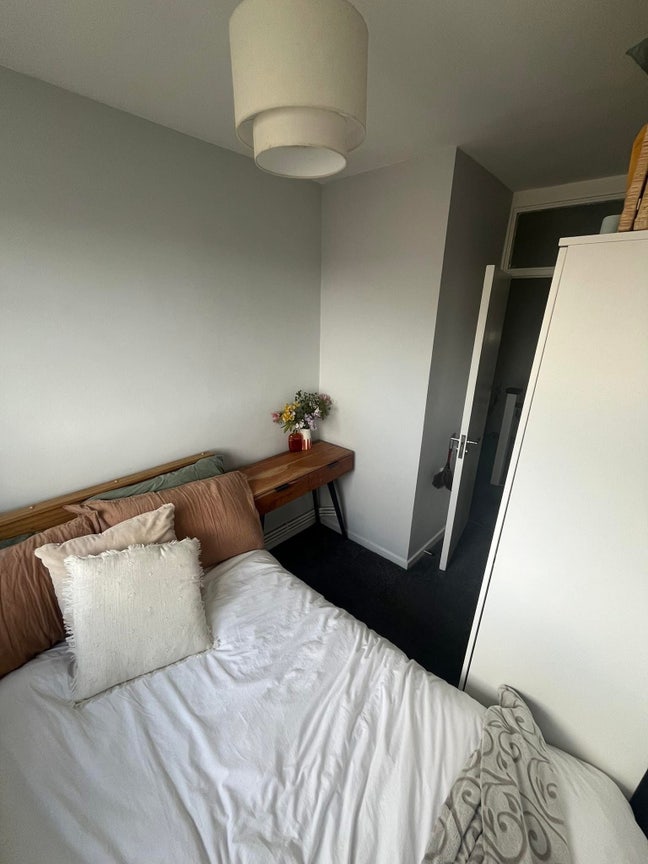 Short Term - Double Room - 4 weeks max Main Photo