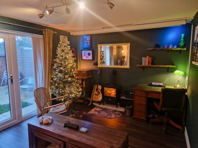 Double room in lovely spacious house with garden Main Photo