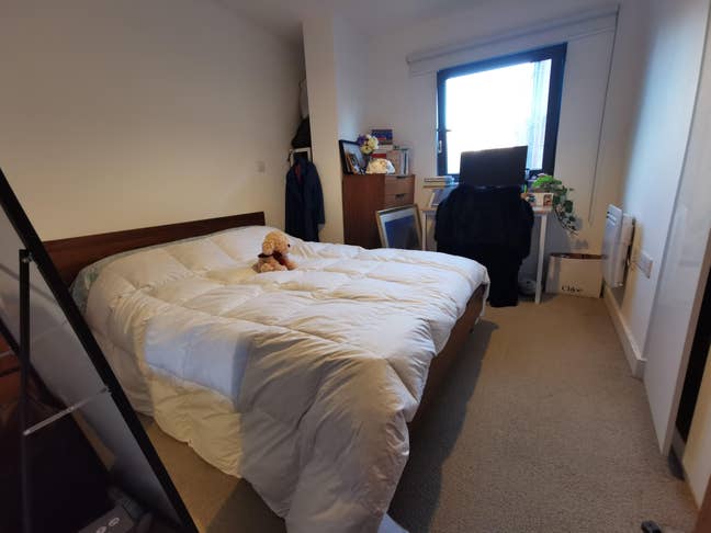 🆕 Private room and bathroom in Borough!  Main Photo