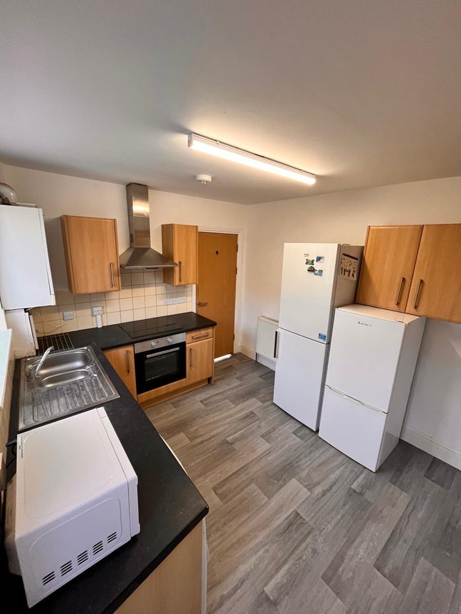 PINNER - Double Rooms Main Photo