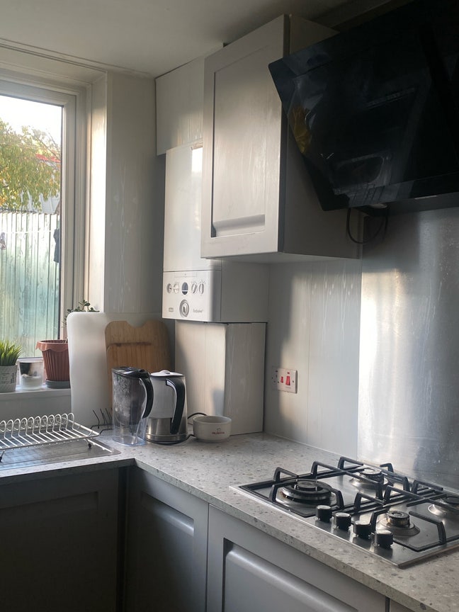 Nice Rooms with Sunshine  Main Photo