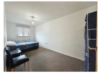 Room in Stylish Apartment Main Photo