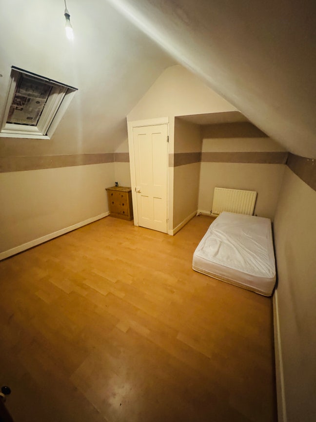 Terraced room available for single person Main Photo