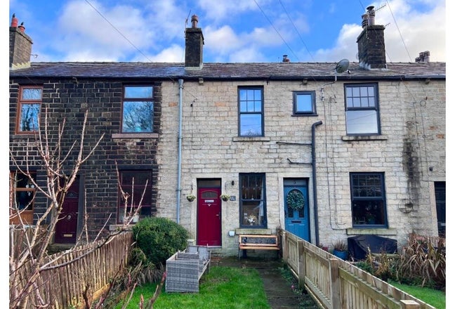 Quirky house available in Shawforth Main Photo