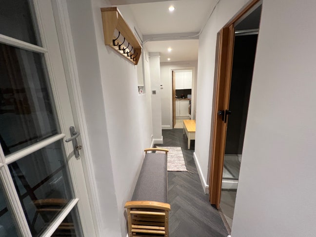 Cozy 1b1b next to Baker Street Main Photo