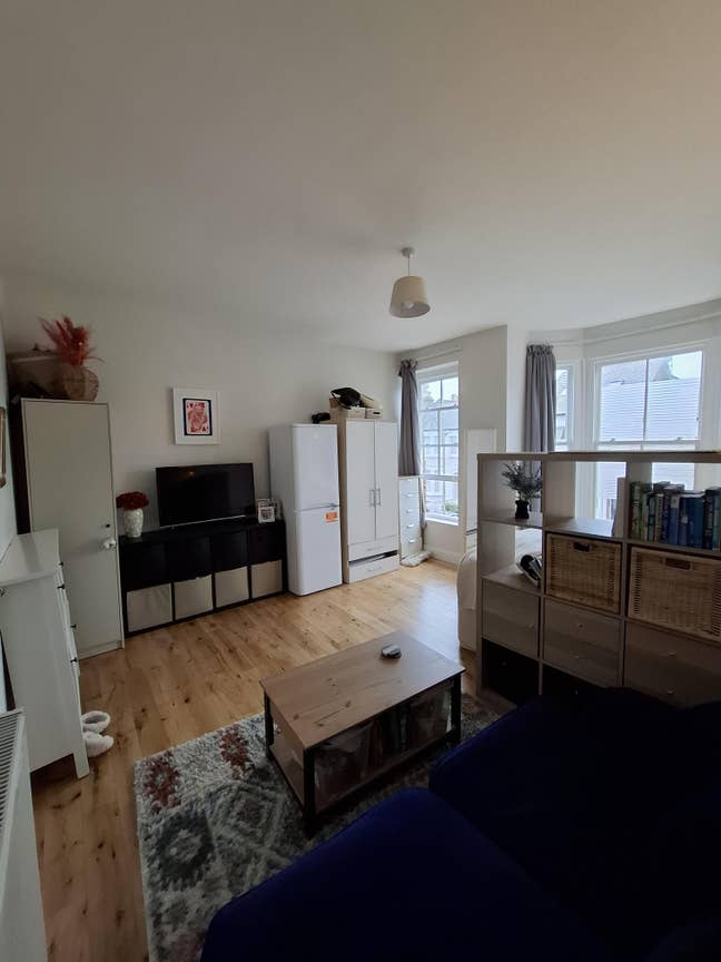 Bright studio 3min to Balham tube/rail station Main Photo