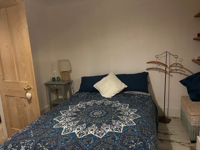 Great room in a Vctorian Terrace near Battle Stn Main Photo