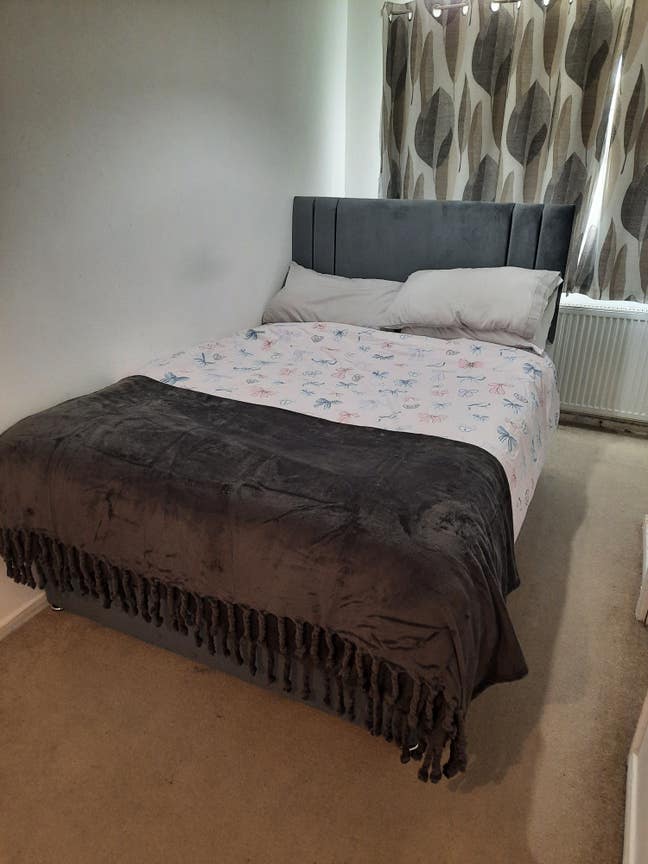 Nice room in 2bed house Main Photo