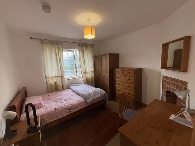 Near QMC and Park cozy room Main Photo