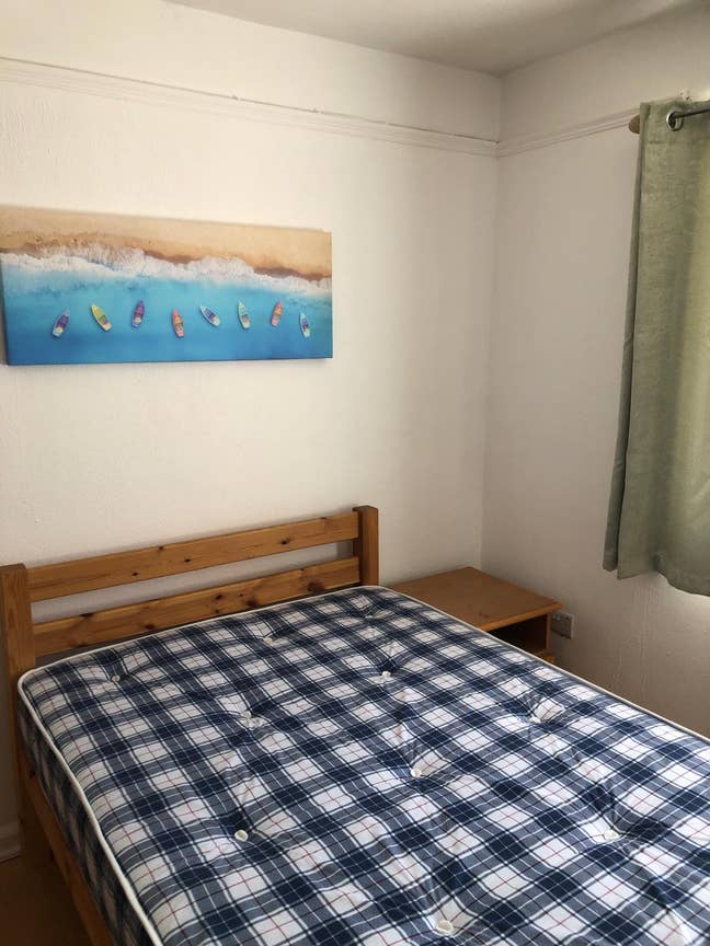 Bright Double Room Available – CT2 7HH  Main Photo