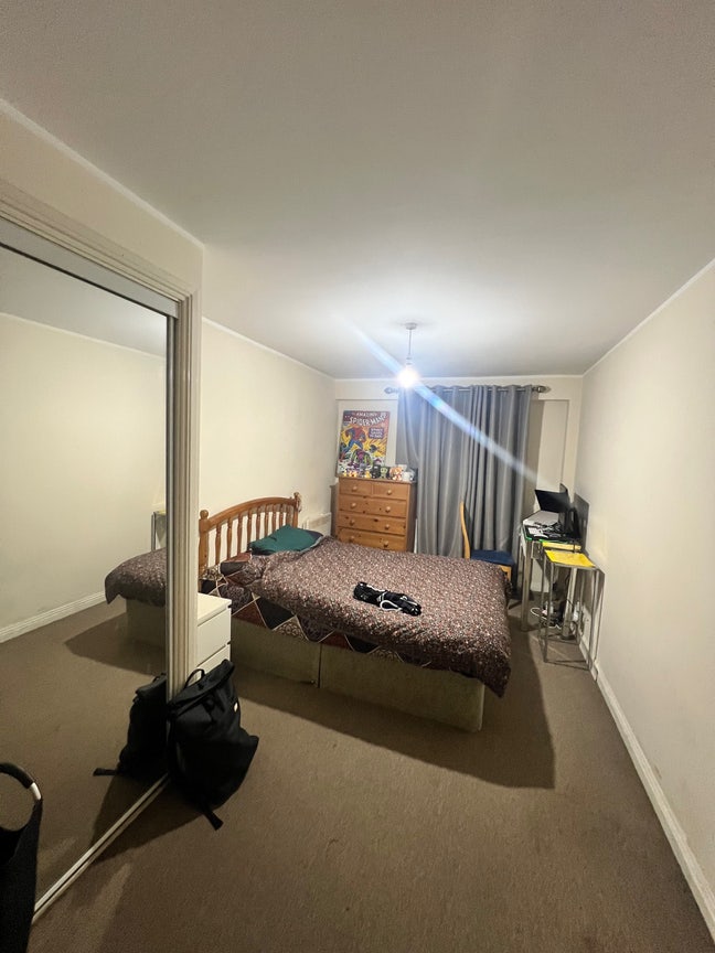 En-suite room in a calm friendly 3 bed flat  Main Photo