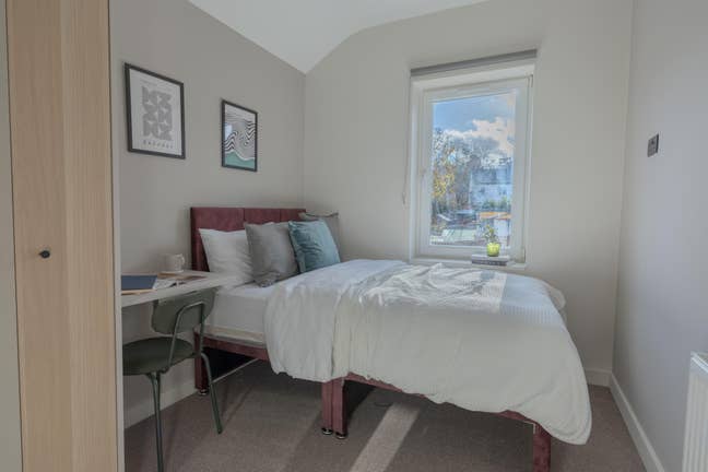 Drive Home to Rhouse This Christmas 🎄🚗
 Main Photo