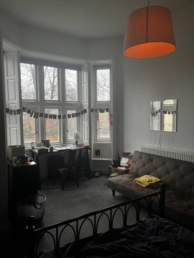 Spacious, Fully Furnished Room Available  Main Photo