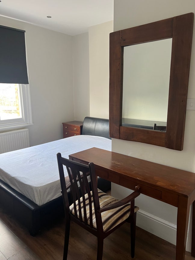 En-Suite Double Bedroom – Central Wimbledon (SW19) Main Photo