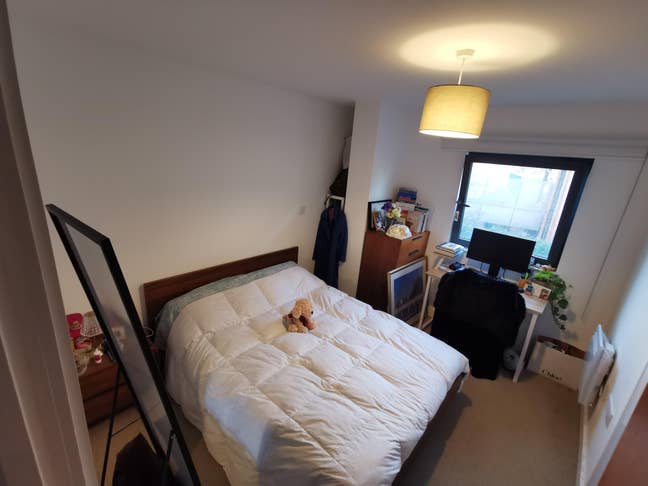 🆕 Private room and bathroom in Borough!  Main Photo