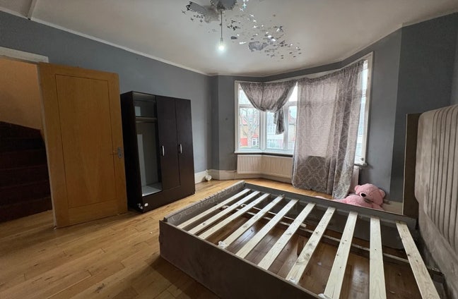 Room to rent Main Photo