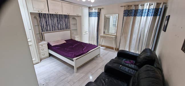 5-bed house all rooms available in IG2 Main Photo