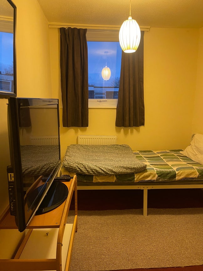 Room for rent  Main Photo