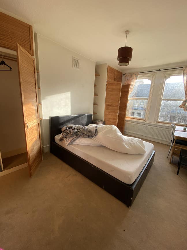 Double room available in Hammersmith Main Photo