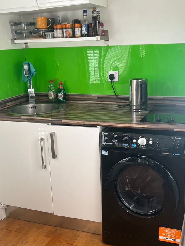 Lovely Light Studio Apartment Sole Occupancy  Main Photo