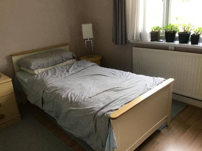  Quiet double room 5 minutes to Central Line tube Main Photo