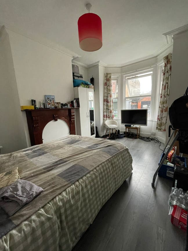 Fully Furnished double room to let Main Photo