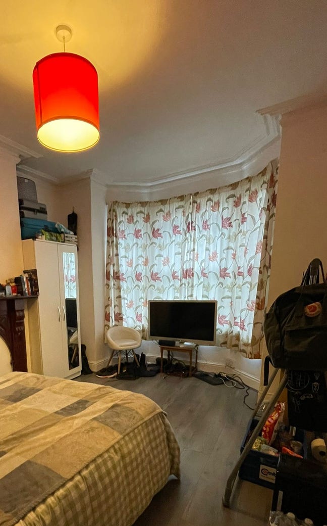Fully Furnished double room to let Main Photo