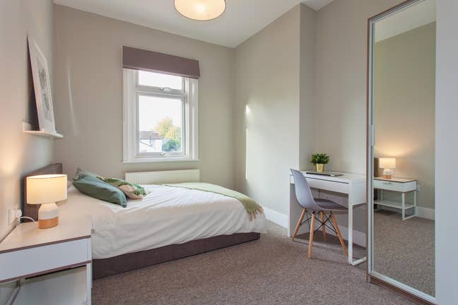 Large room with ensuite (Melfort) Main Photo