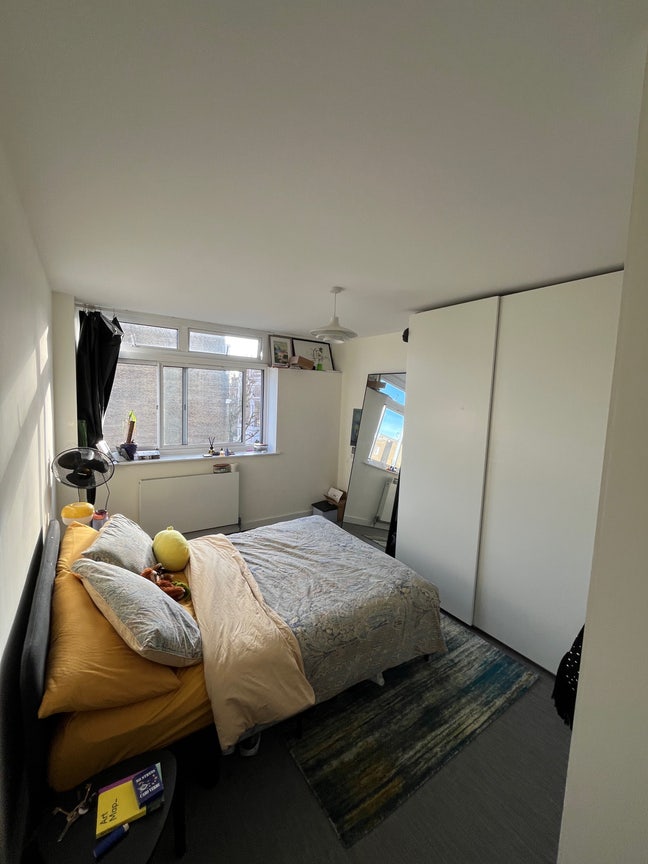 Room in calm corner, next to Notting Hill Gate Main Photo