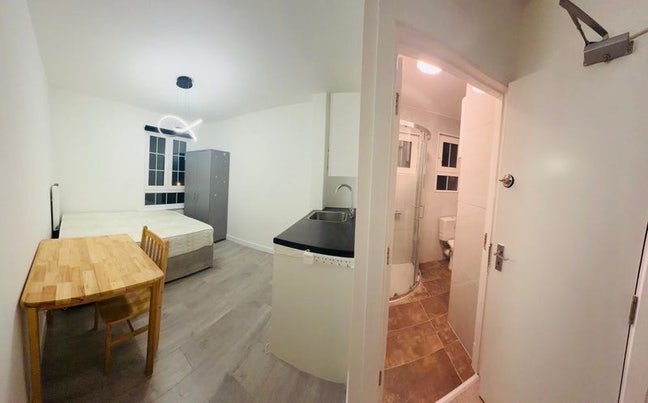 🏡 Self-Contained Studio to Let in - Harlesden Main Photo