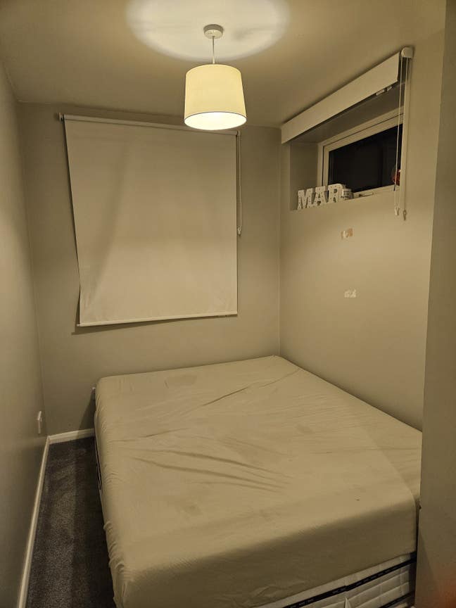 Double room to rent in family home Main Photo