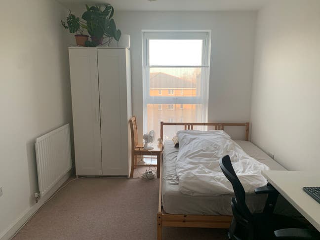 Double room in a new flat - bills included Main Photo