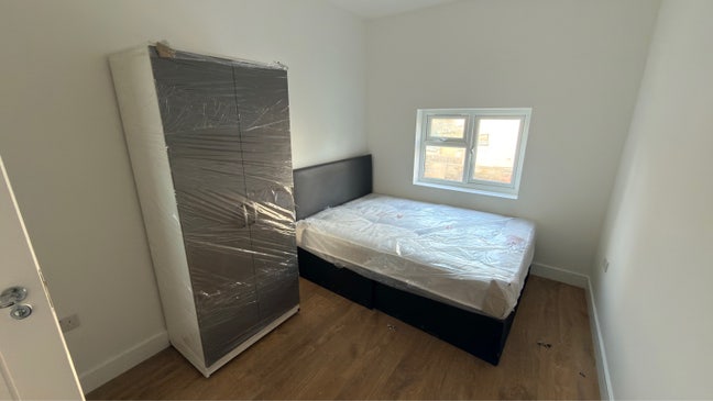 Brand New En-suite Rooms on Bath Road Main Photo
