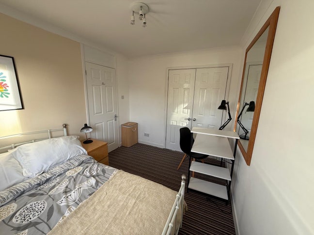 Lovely Double Room Available in Aston  Main Photo