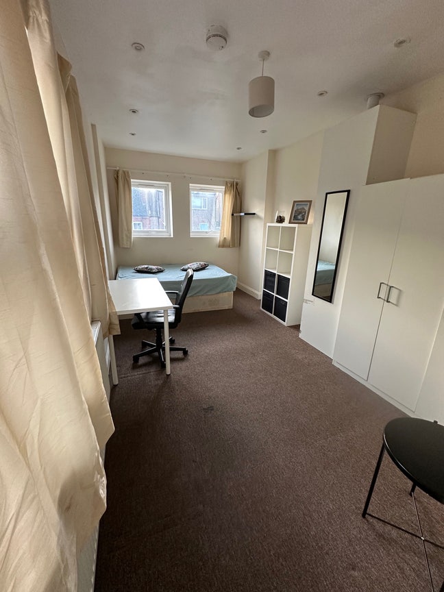 Big Double Room Available Now Cricklewood Main Photo