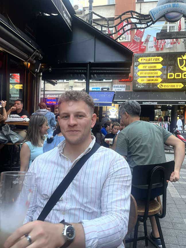 I'm Alex and I'm a 27 year old Manufacturing ... Main Photo