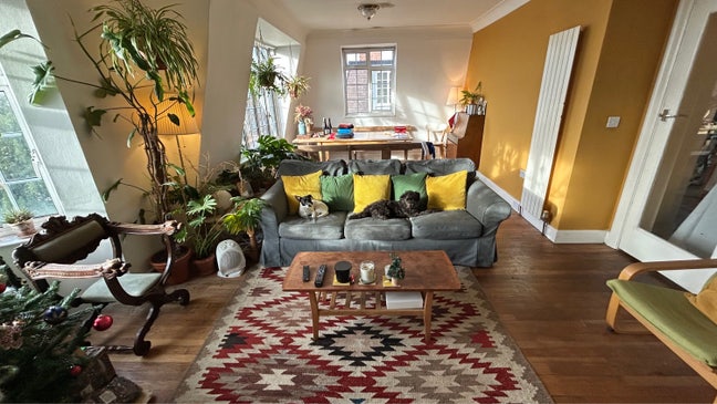 Lovely double room in huge Streatham Flat Main Photo