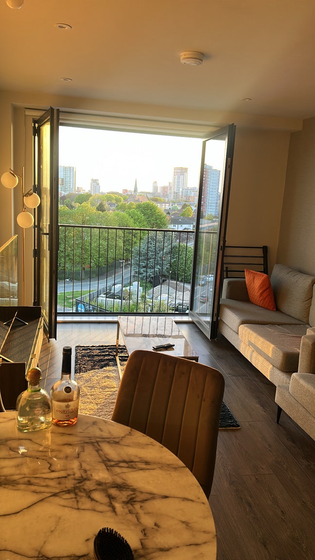 Modern Double Room available  Main Photo