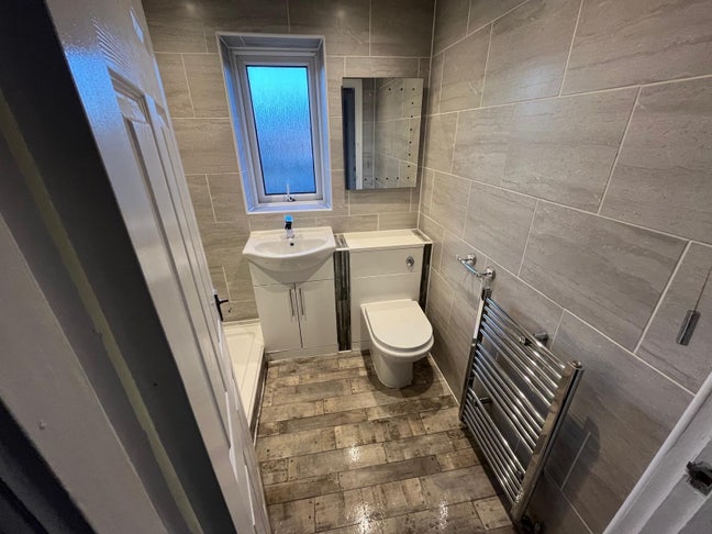 2 shares double room Main Photo