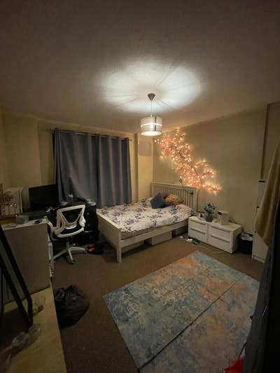 Double room for sublet available in Zone 1 Main Photo