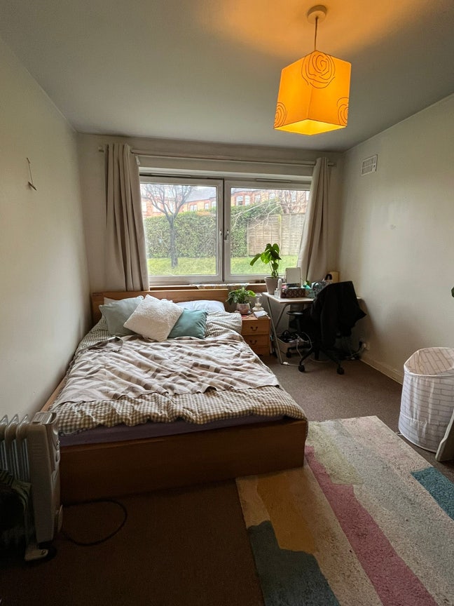 Double Furnished Room in Blackford  Main Photo