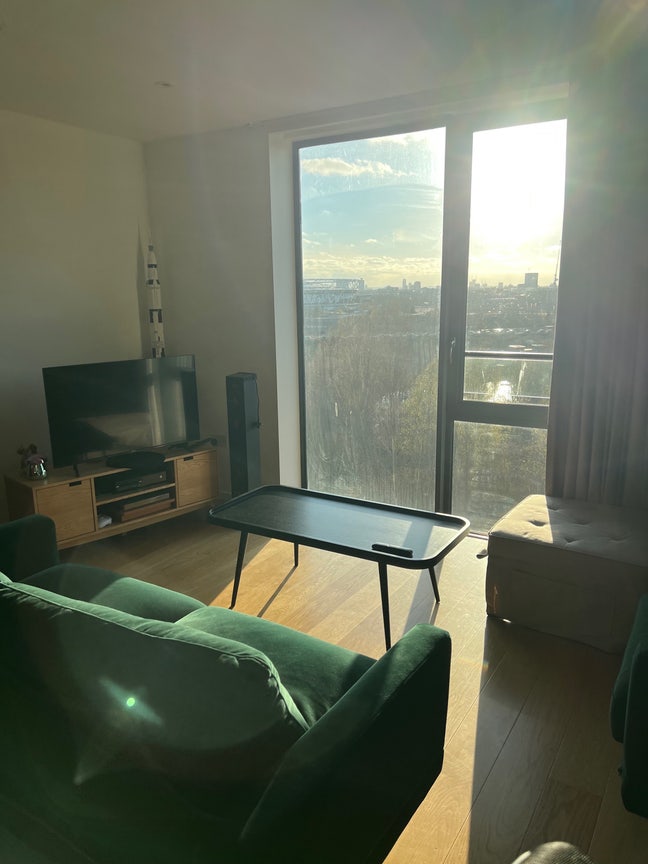 Double room in social flat Main Photo