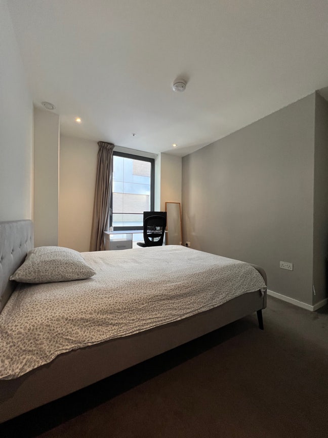 Double room in social flat Main Photo