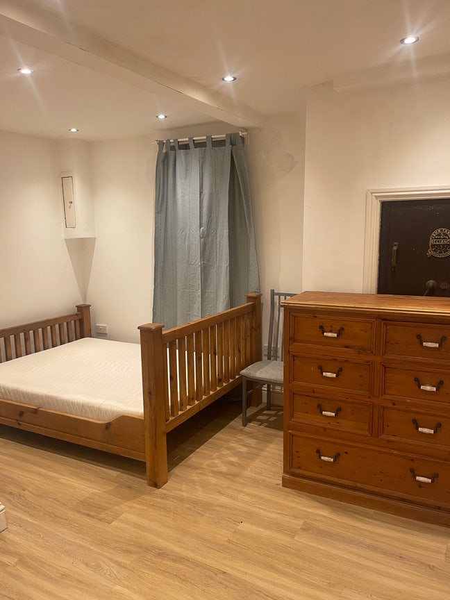 Studio Apartment  Main Photo