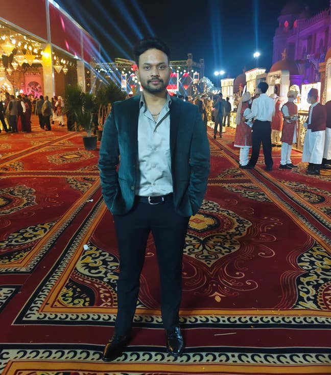 Looking for a long term room rentals Main Photo