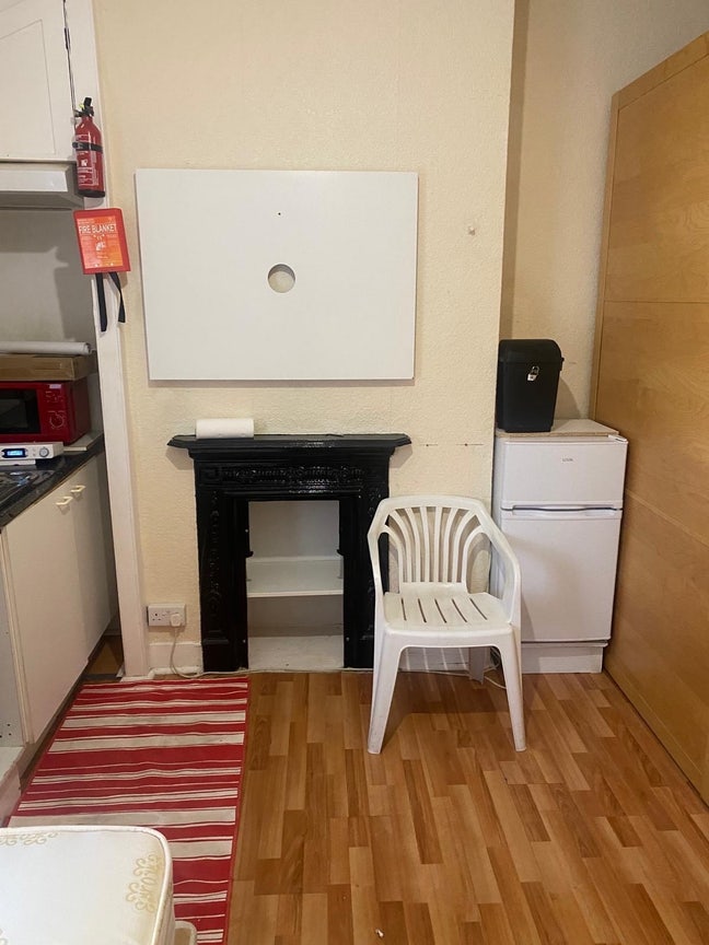 Self Contained Studio in heart of Thornton heath  Main Photo