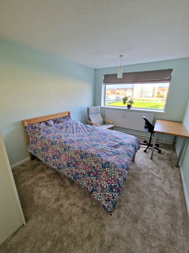 Newly Decorated Double Bedroom in Hove Main Photo