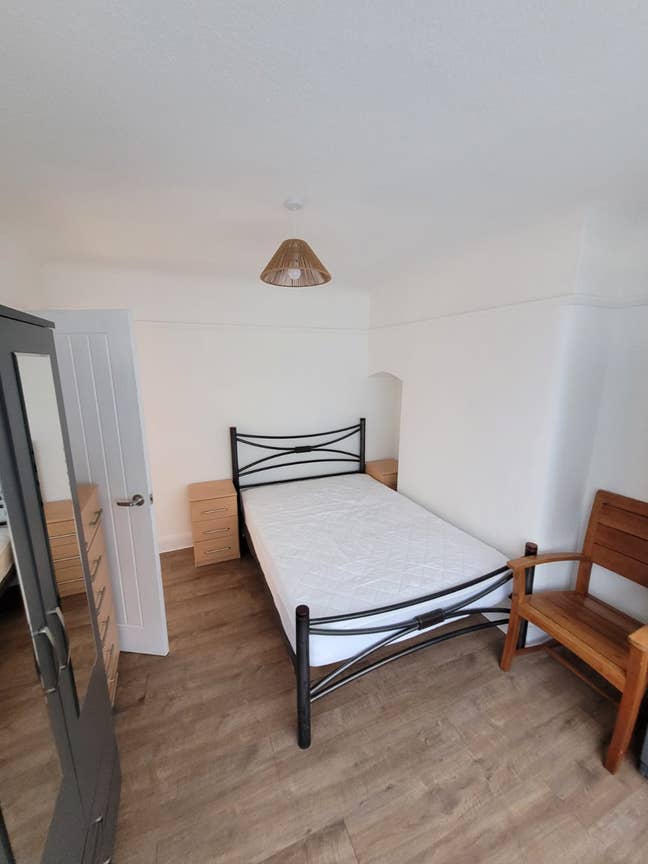 Home for you .Good quality rooms in good quiet and Main Photo