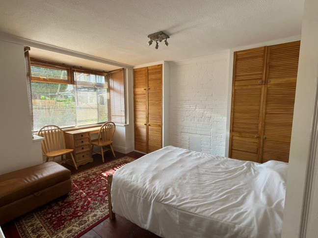 Superb large double in newly refurbished house Main Photo