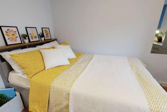 Bronze Ensuite Room – Replacement Tenant Needed  Main Photo